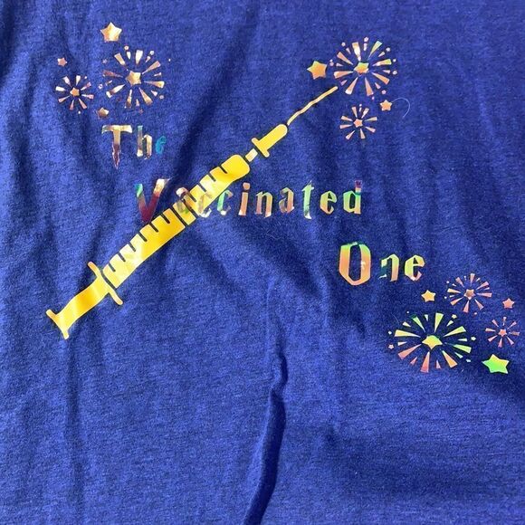 Large v neck Covid vaccinated shirt “the vaccinated one” (G1) - Picture 2 of 7